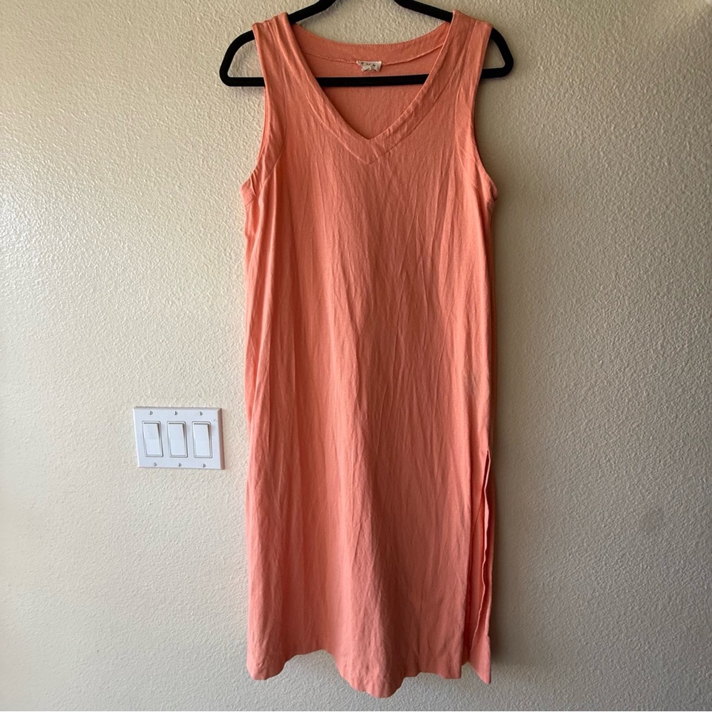 POL Sleeveless V-Neck Coral Tank Midi Dress